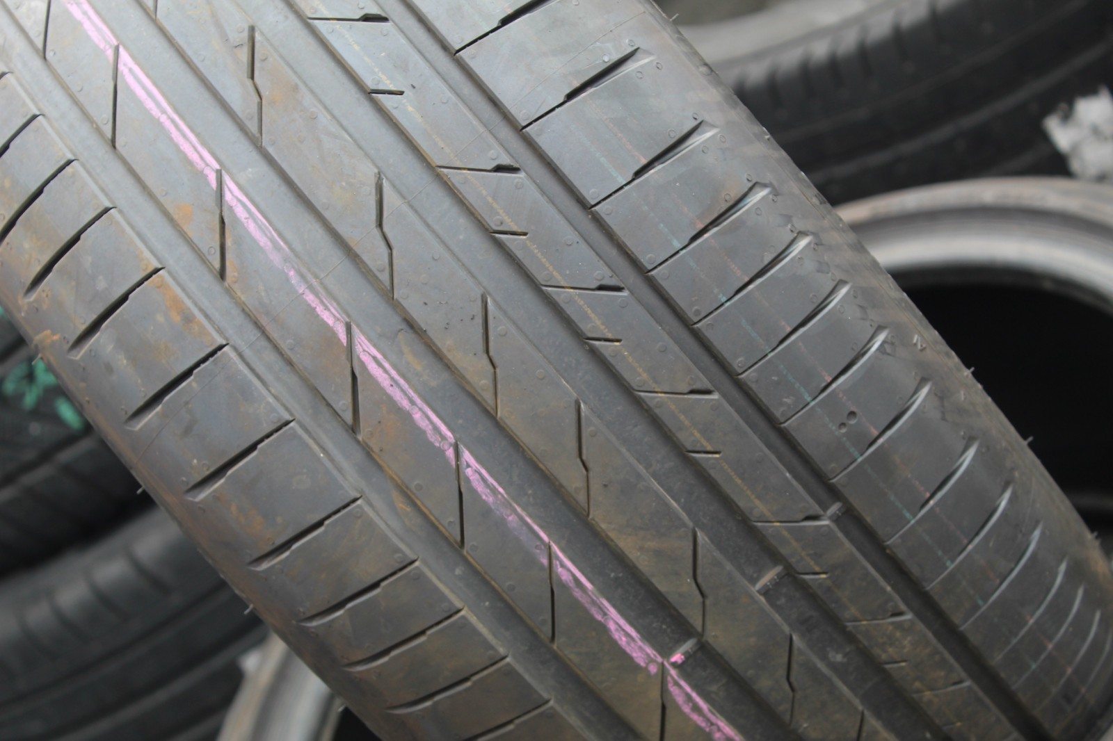 235 50 18 Hankook, Ventus Evo SUV, 101H, x1 Single Tyre 6.5mm (F1_tyres) L3630