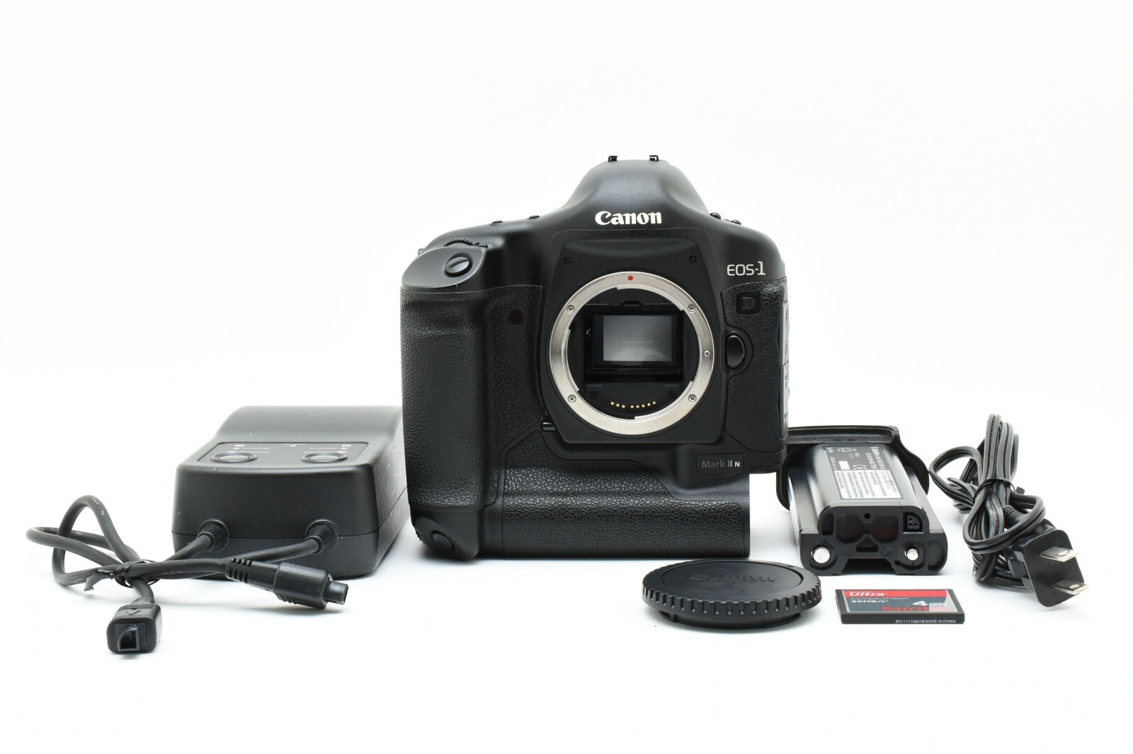 キヤノン EOS-1 D Mark II N Camera #C200 Near Mint] Canon EOS-1 D Mark II N 8.2MP Digital SLR Camera