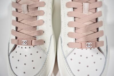 Pre-owned Chanel 22p White Leather Pink Cc Flat Lace Up Tie Runner Trainer Sneaker 39