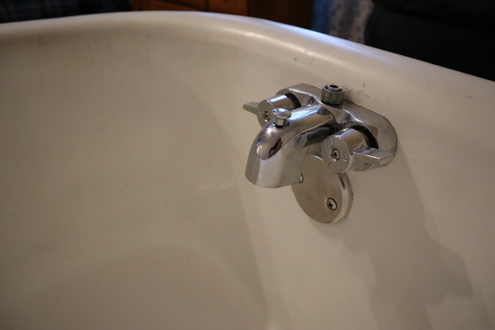 1932 Antique Cast Iron 5 ft Claw Foot Tub with Faucet, Feet and Coasters 60x30