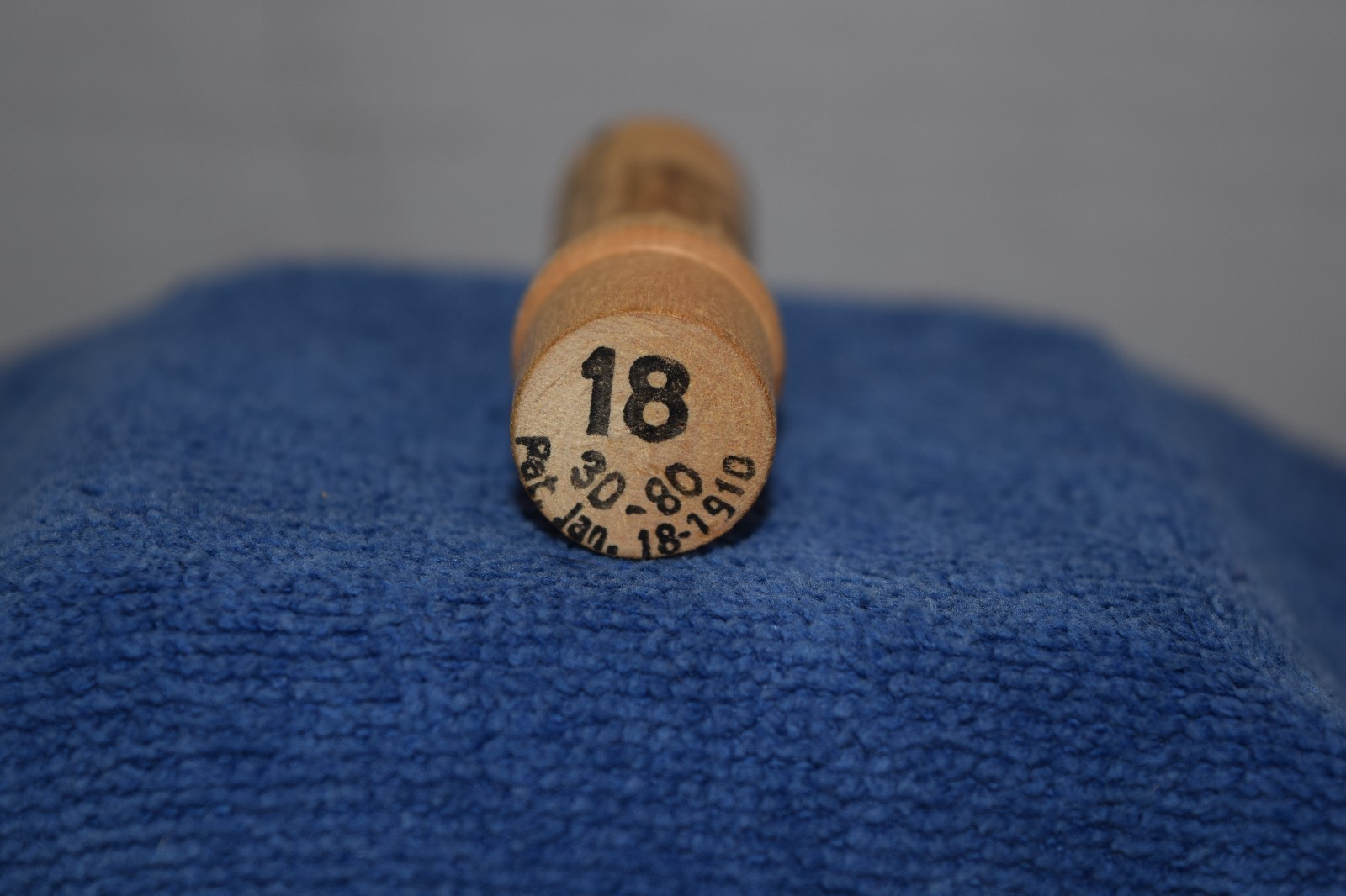 Antique / Vintage Boye Brand Treadle Sewing Needles And Wooden Tube