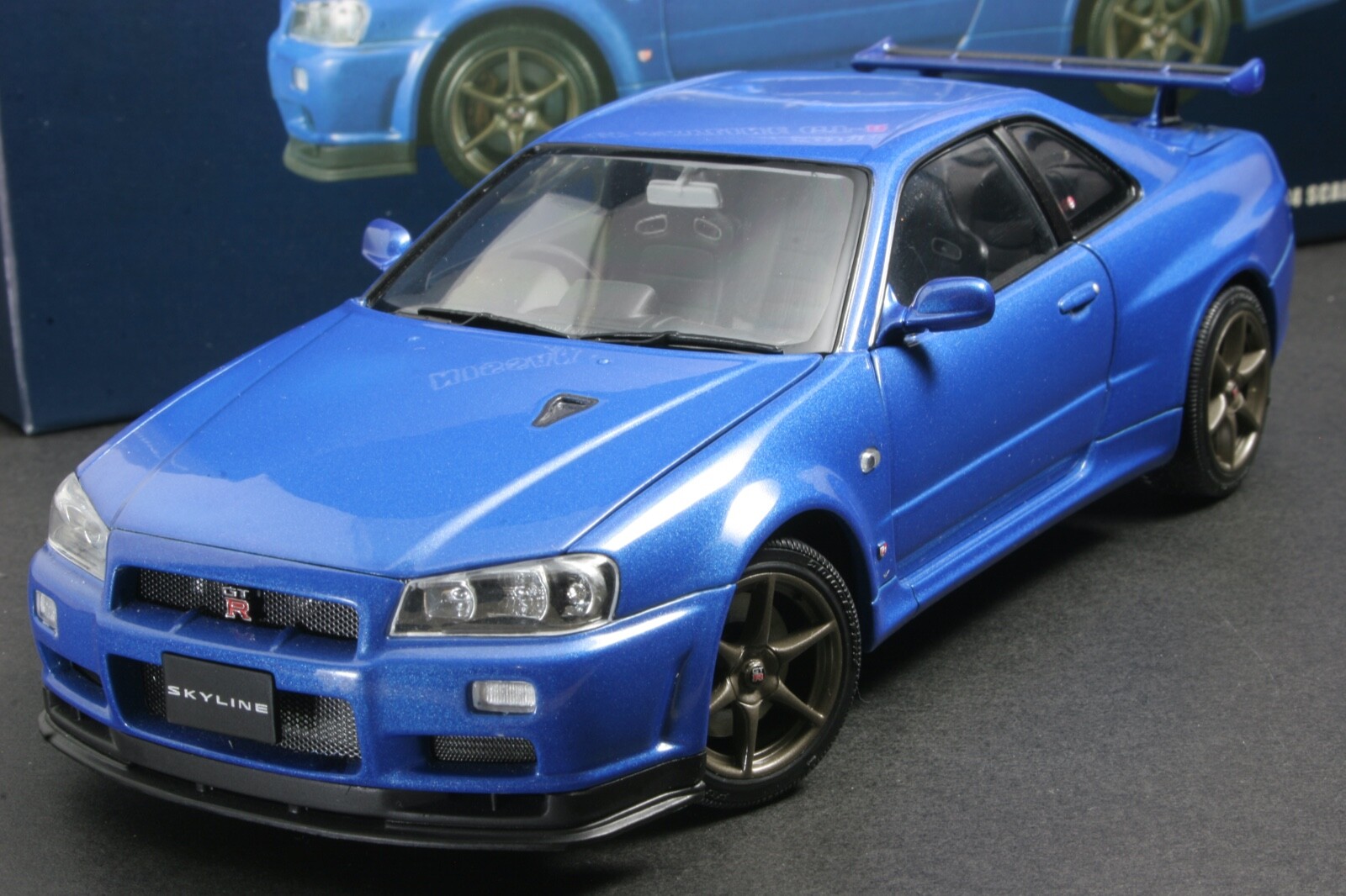 EBBRO 1/24 NISSAN SKYLINE GT-R (R34) V-SPECⅡ
