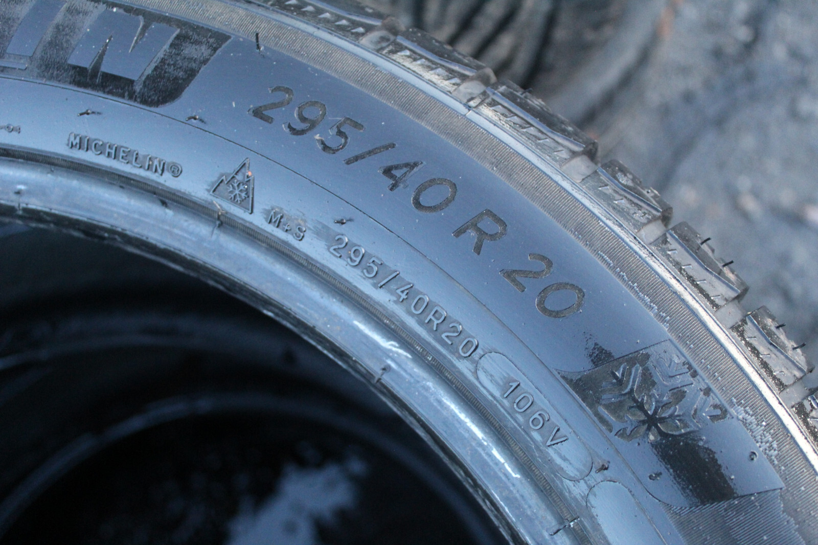 295 40 20 Michelin, Winter, N0, M+S, 106V, x2 A Pair 5.5mm (F1_tyres) L1864