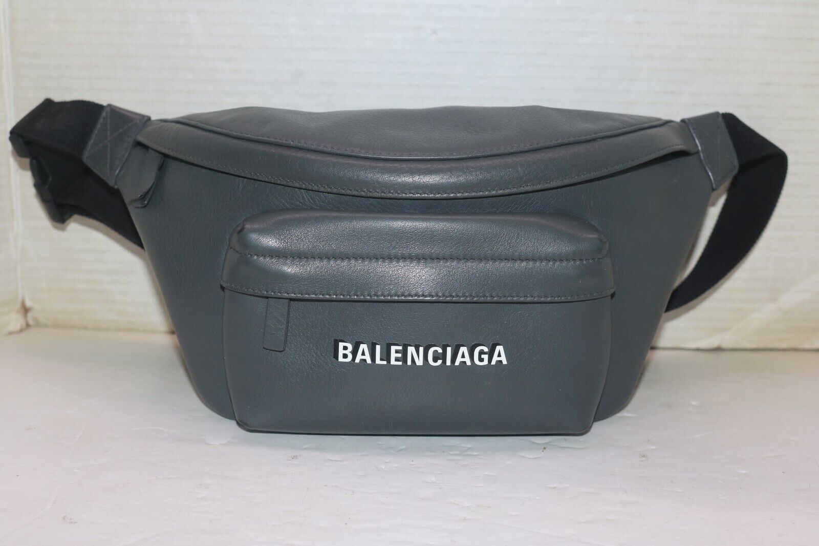 BALENCIAGA Men's Gray Leather Everyday Logo Beltpack Waist BALENCIAGA Men's Gray Leather Everyday Logo Beltpack Waist