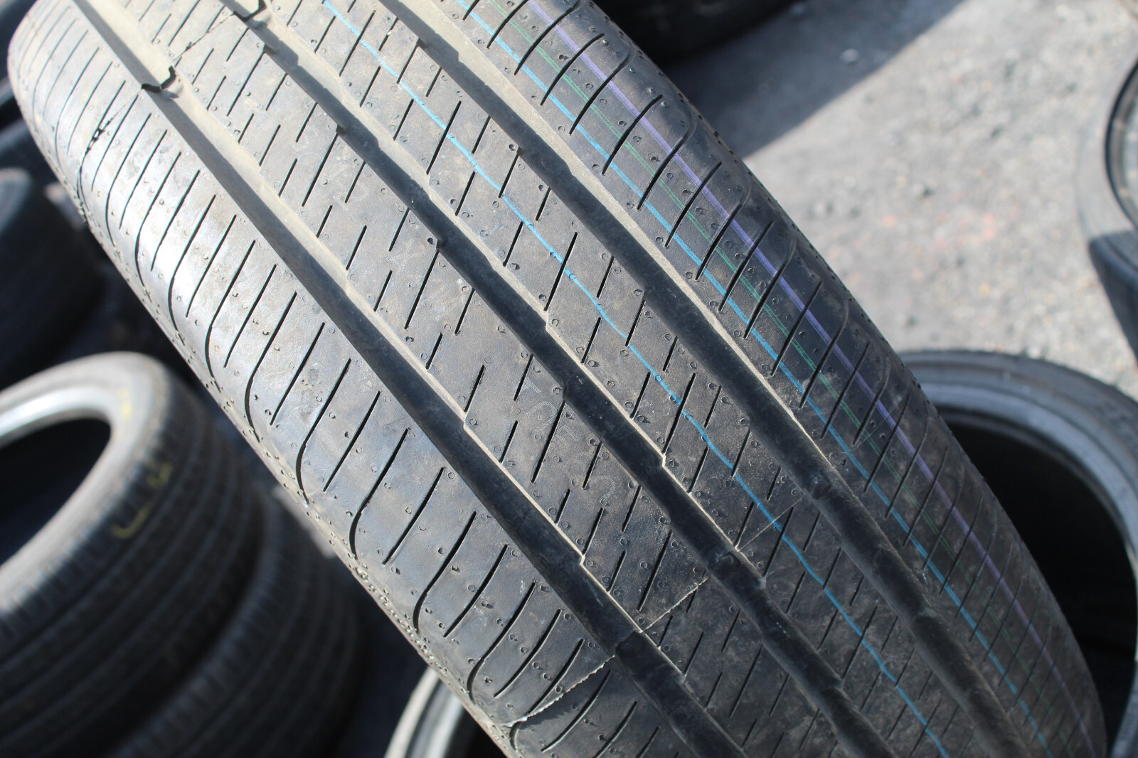 New 235 65 16C Continental, Vanco Eco, 118/116R, x1 Single (F1_tyres) FO L2361
