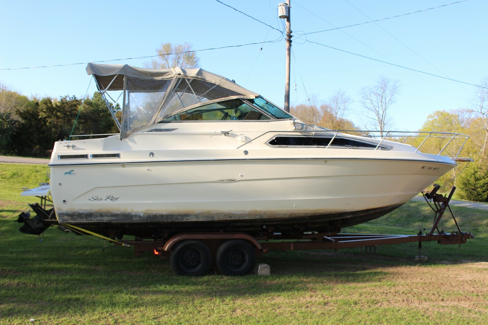 Nice 1986 Sea Ray 268 Sundancer, Merc 260 HP, I/O Alpha outdrive, runs great!!