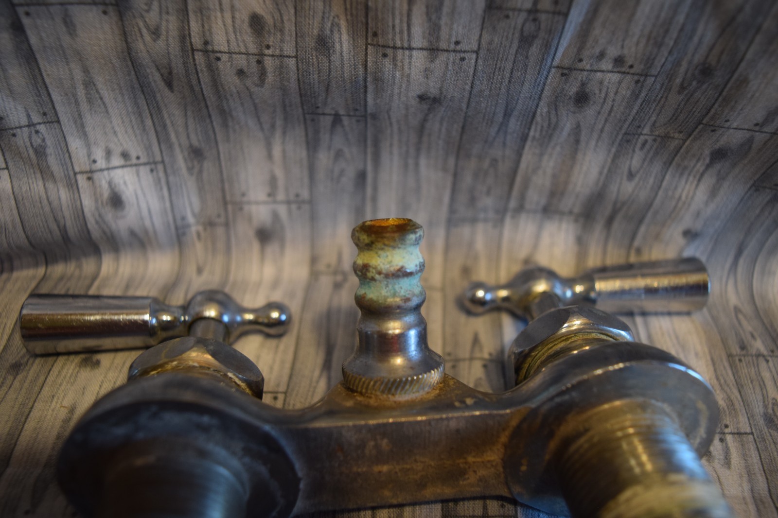 Antique  Victorian Claw Foot Tub Faucet Filler Hot-Cold H C handles