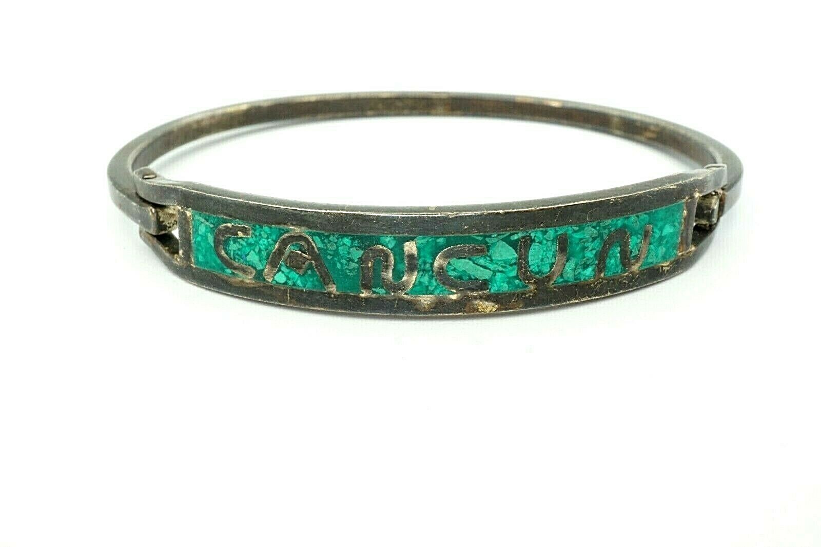 Cancun Mexico Sterling Silver 925 Crushed Turquoise Hinged Cancun Mexico Sterling Silver 925 Crushed Turquoise Hinged