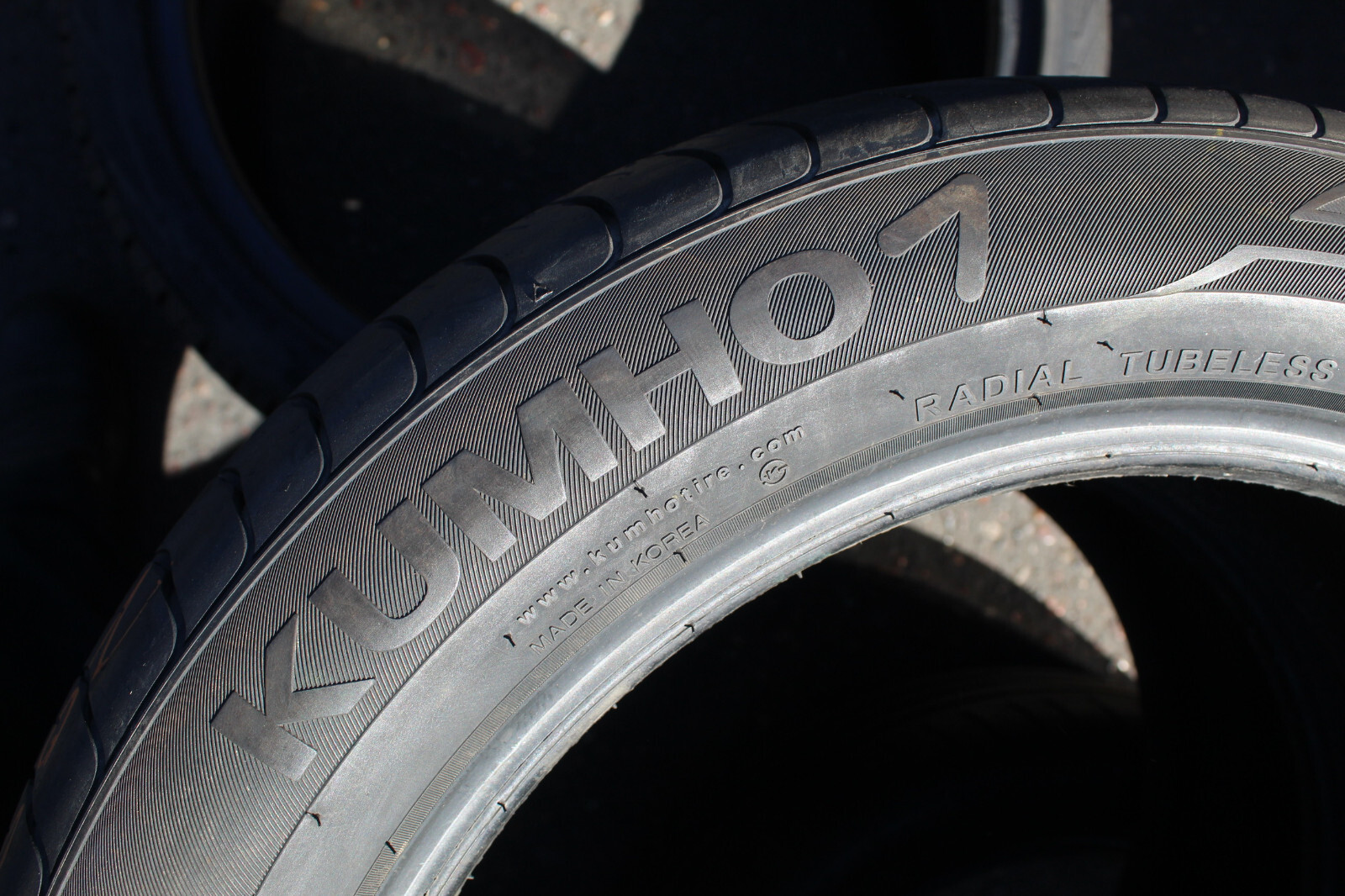 New 205 55 17 Kumho, Eco Wing ES01, Star, 91W, x2 A Pair (F1_tyres) FOD L3383