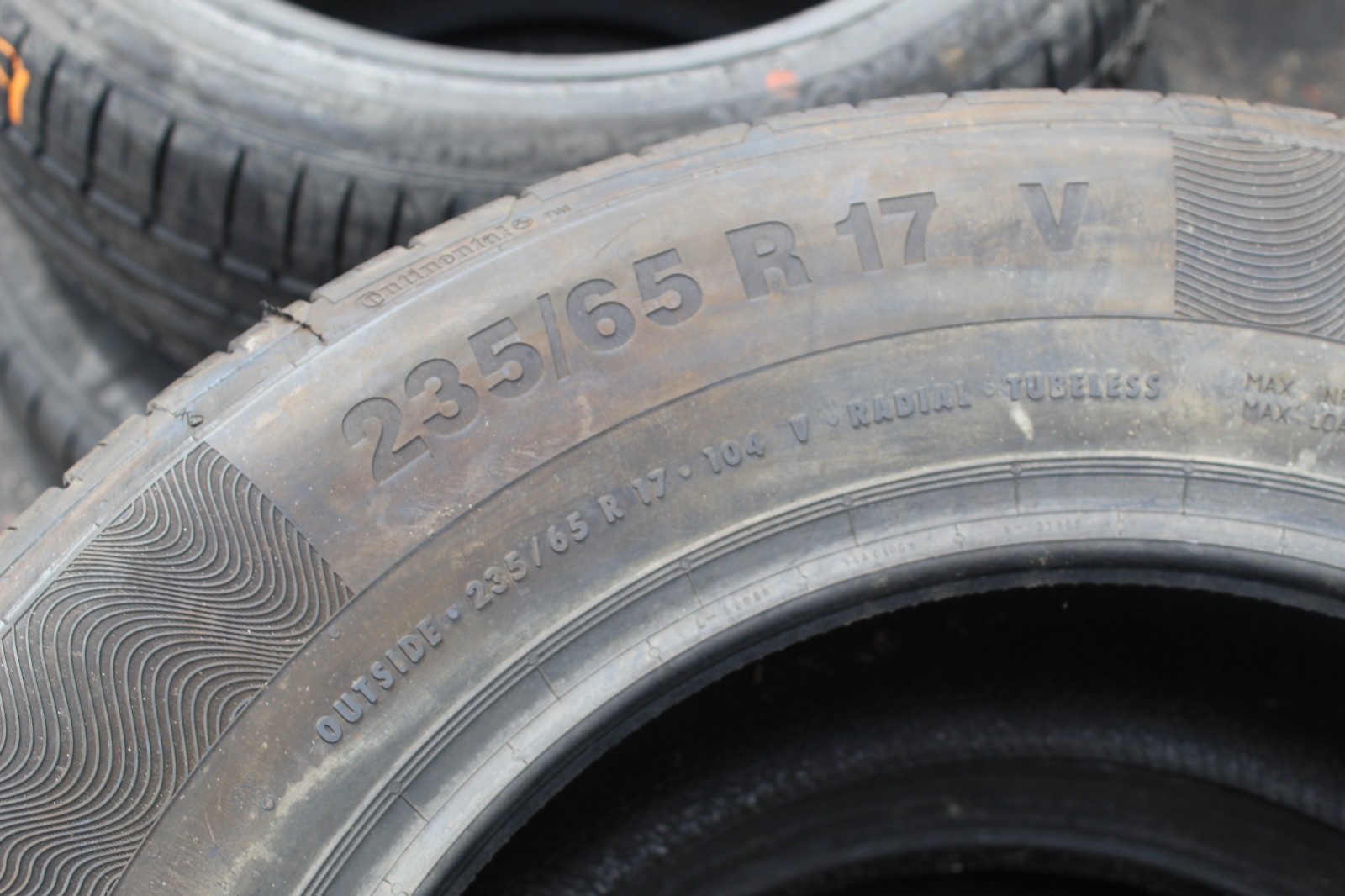 New 235 65 17 Continental, C Premium Contact 5, 104V, x1 Tyre (F1_tyres) L3710