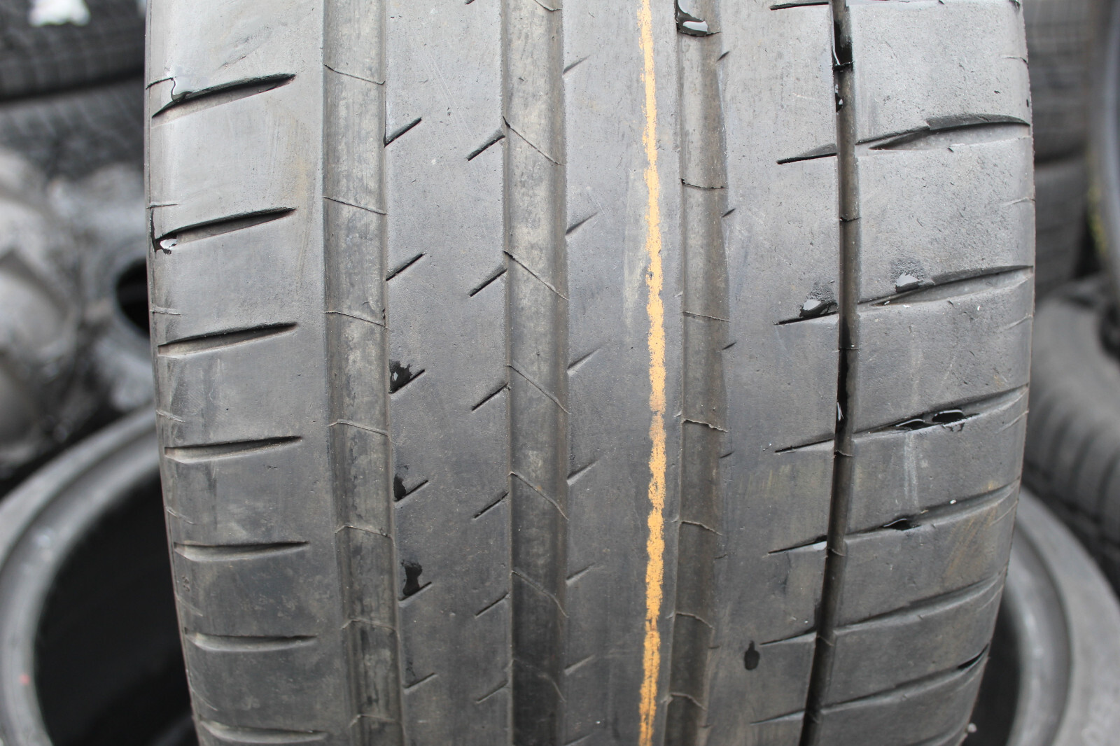 235 35 20 Michelini, XL, T0, 92Y, x1 Single Tyre 6.2mm (F1_tyres) L2307