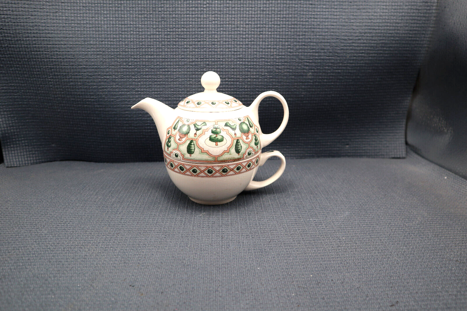 Arthur Wood China Topiary Design Tea for one Teapot with Lid