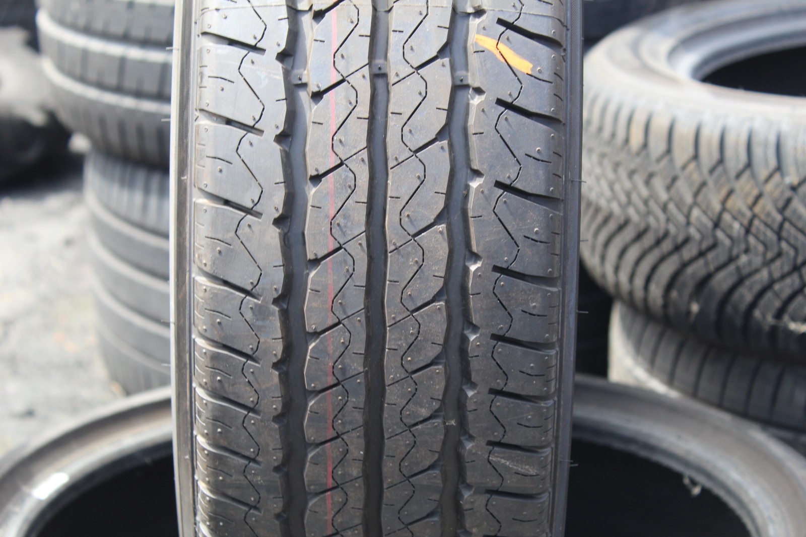 New 205 75 16C Maxxis, Van Smart MCV3, 113/111R, x1 Single Tyre (F1_tyres) YD111