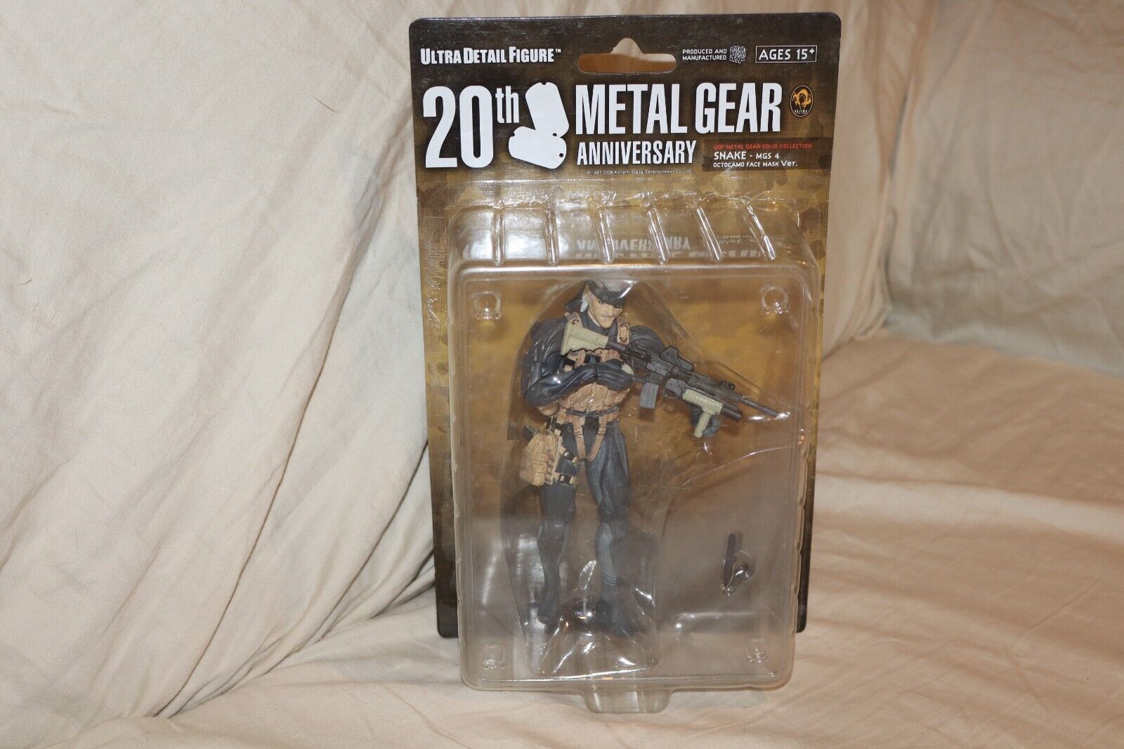 Medcom Metal Gear Solid 4 Snake Figure 20th Anniversary MGS4 Medcom Metal Gear Solid 4 Snake Figure 20th Anniversary MGS4