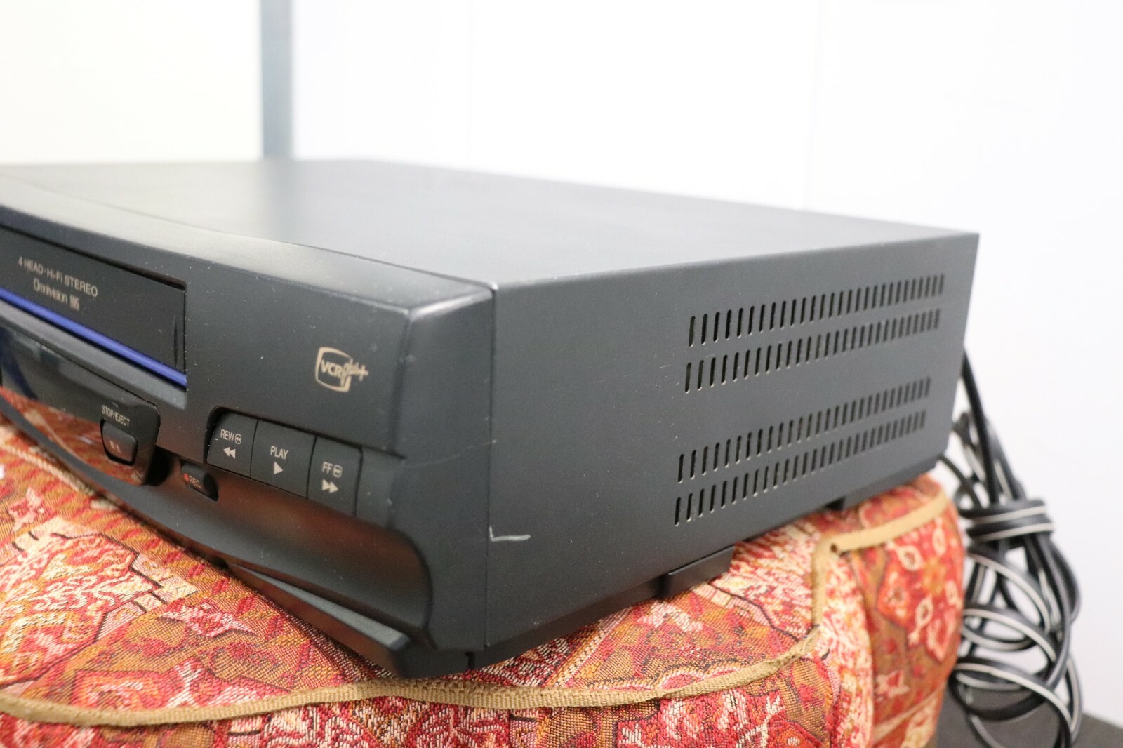 Panasonic PV-V4520 Omnivision 4 Head Hi-Fi Stereo VHS VCR Player Cables