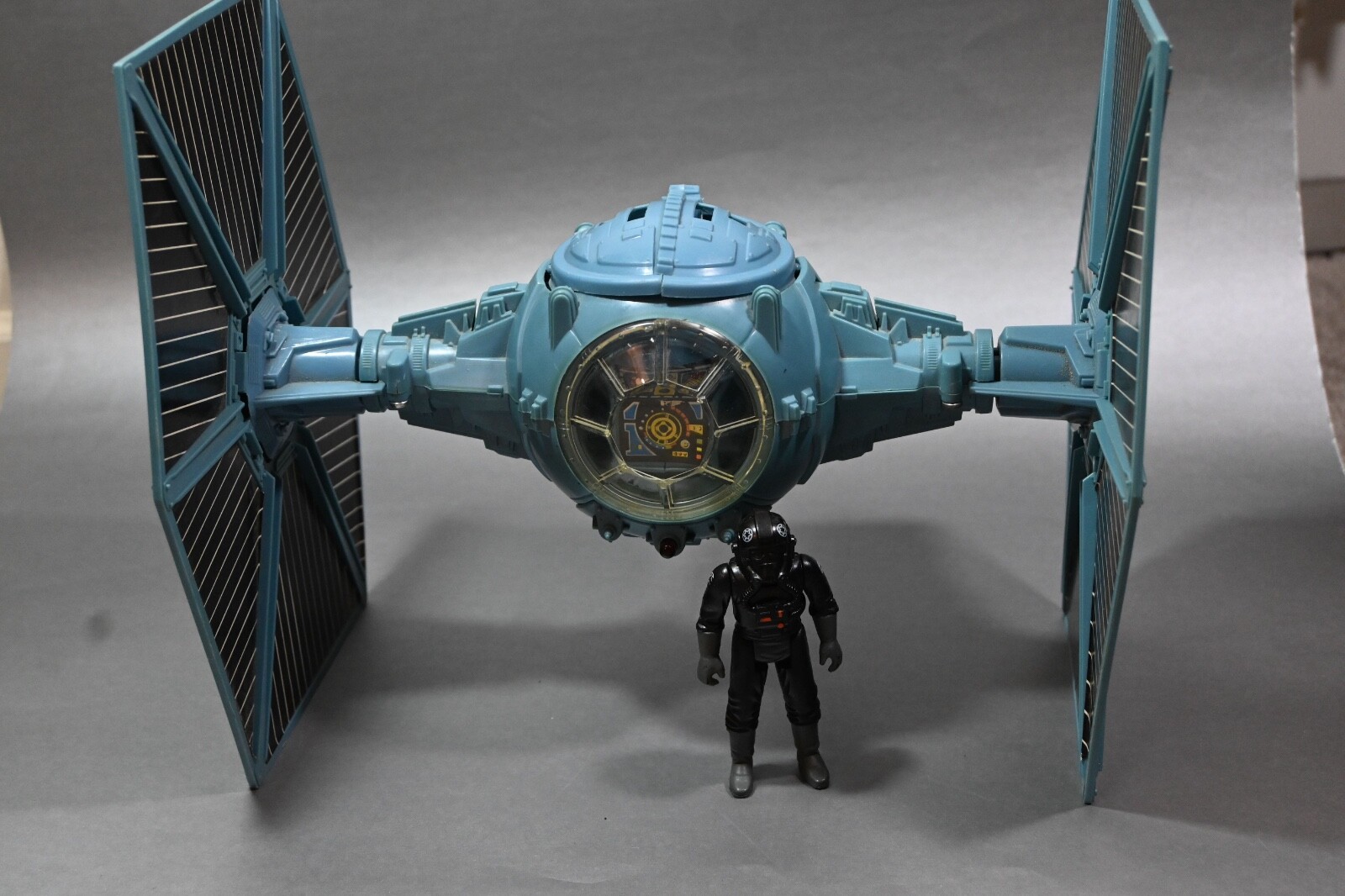 VINTAGE Star Wars COMPLETE BATTLE DAMAGED TIE Fighter +