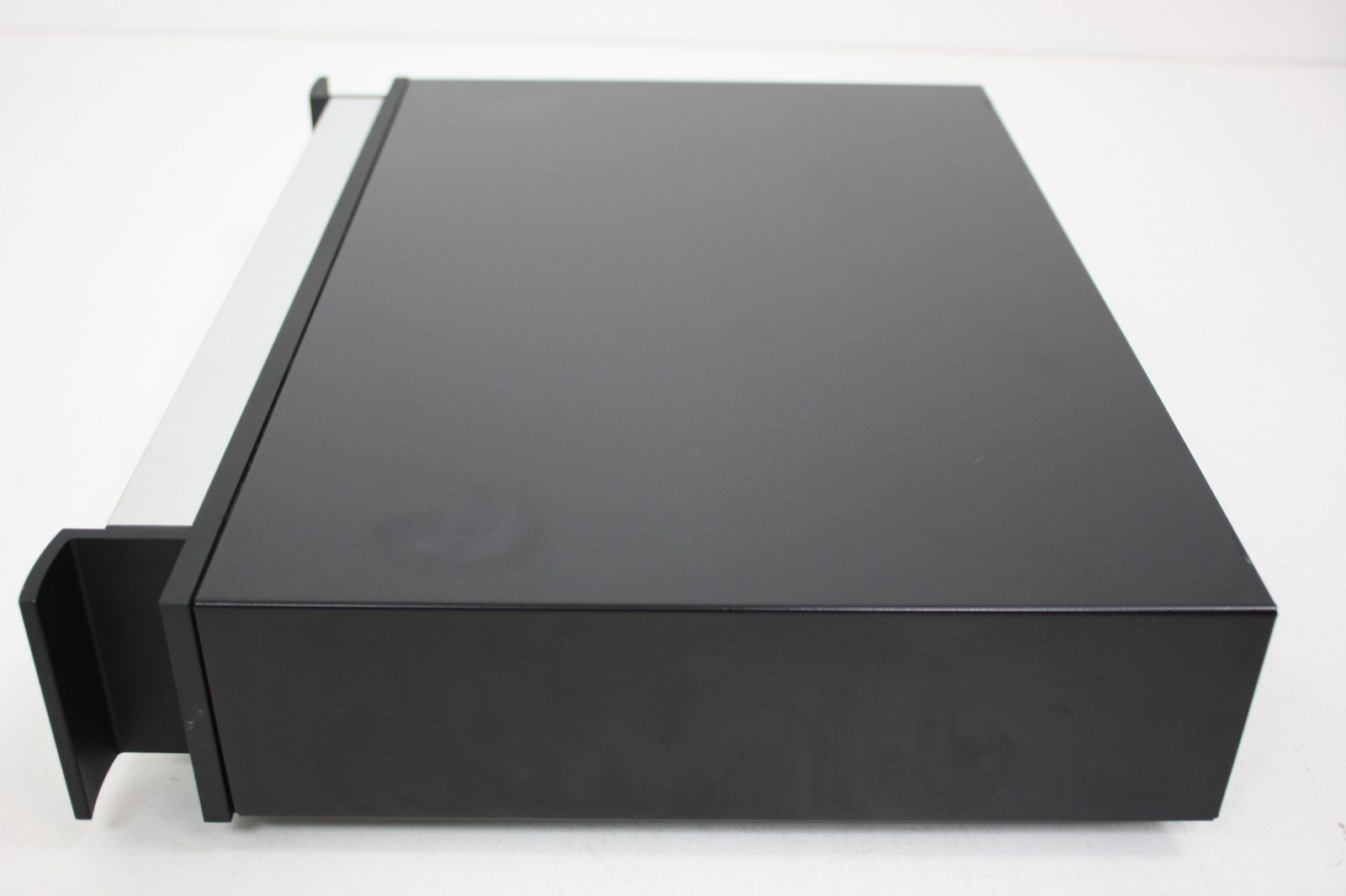 Rotel RT-1084 AM/FM HD Radio Tuner