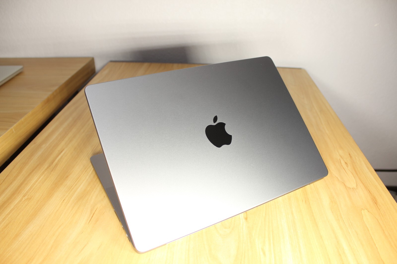 MacBook Pro 14 2021 M1 Pro A2442 8-Core CPU 16GB 500 Space