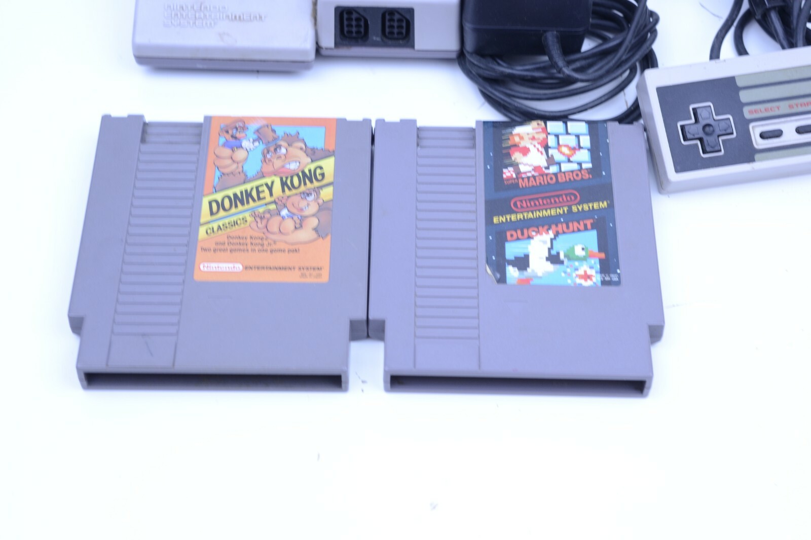 Vintage Nintendo NES NES-101 Mini Model W/ Donkey Kong & Super Mario W/ Blaster