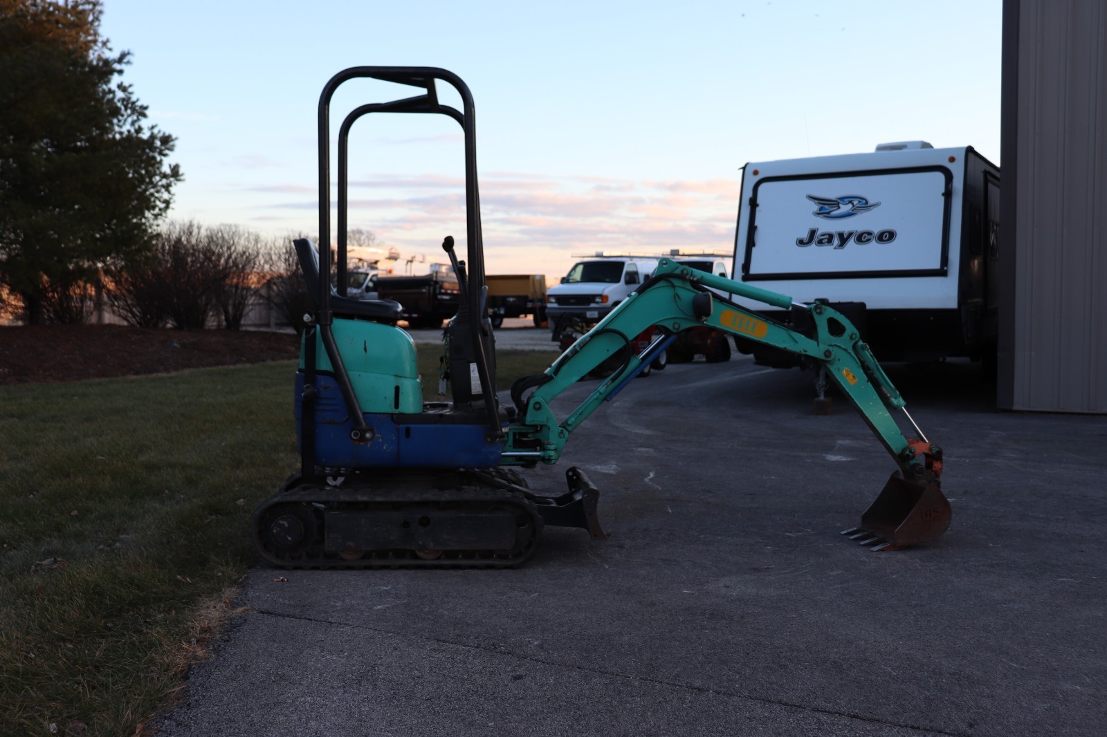 2006 IHI 9NX MINI EXCAVATOR NEW BUSHINGS WITH 12