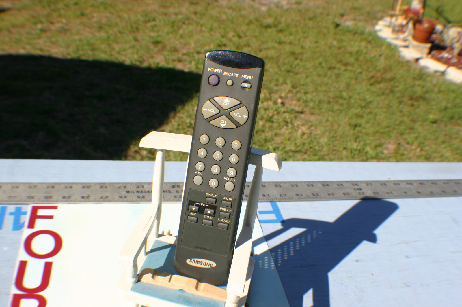 SAMSUNG REMOTE CONTROL TV- MODEL 3F14-00038-120 - TESTED