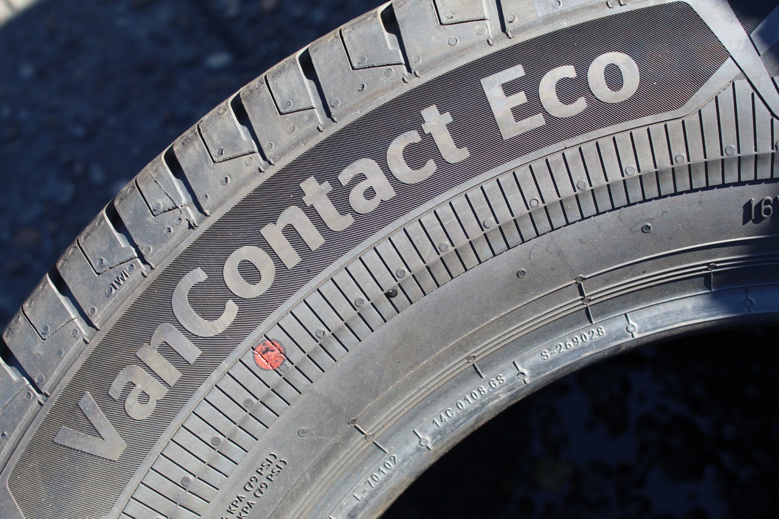 New 235 65 16C Continental, Van Contact Eco, 115/113R, x1 Tyre (F1_tyres) L3839