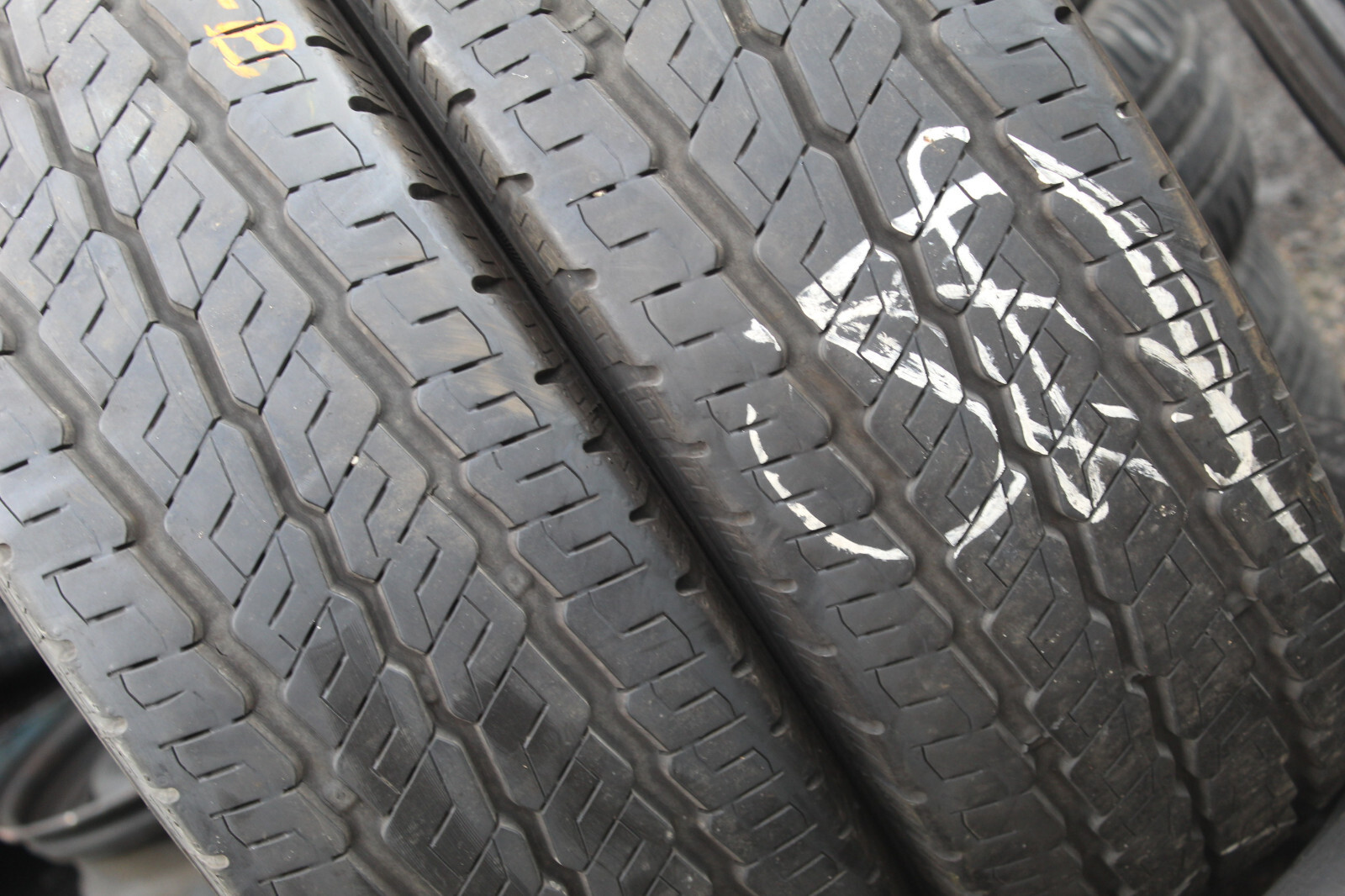 215 70 15CP Continental, Vanco Camper, 109R, x2 A Pair 8.5mm (F1_tyres) L2967