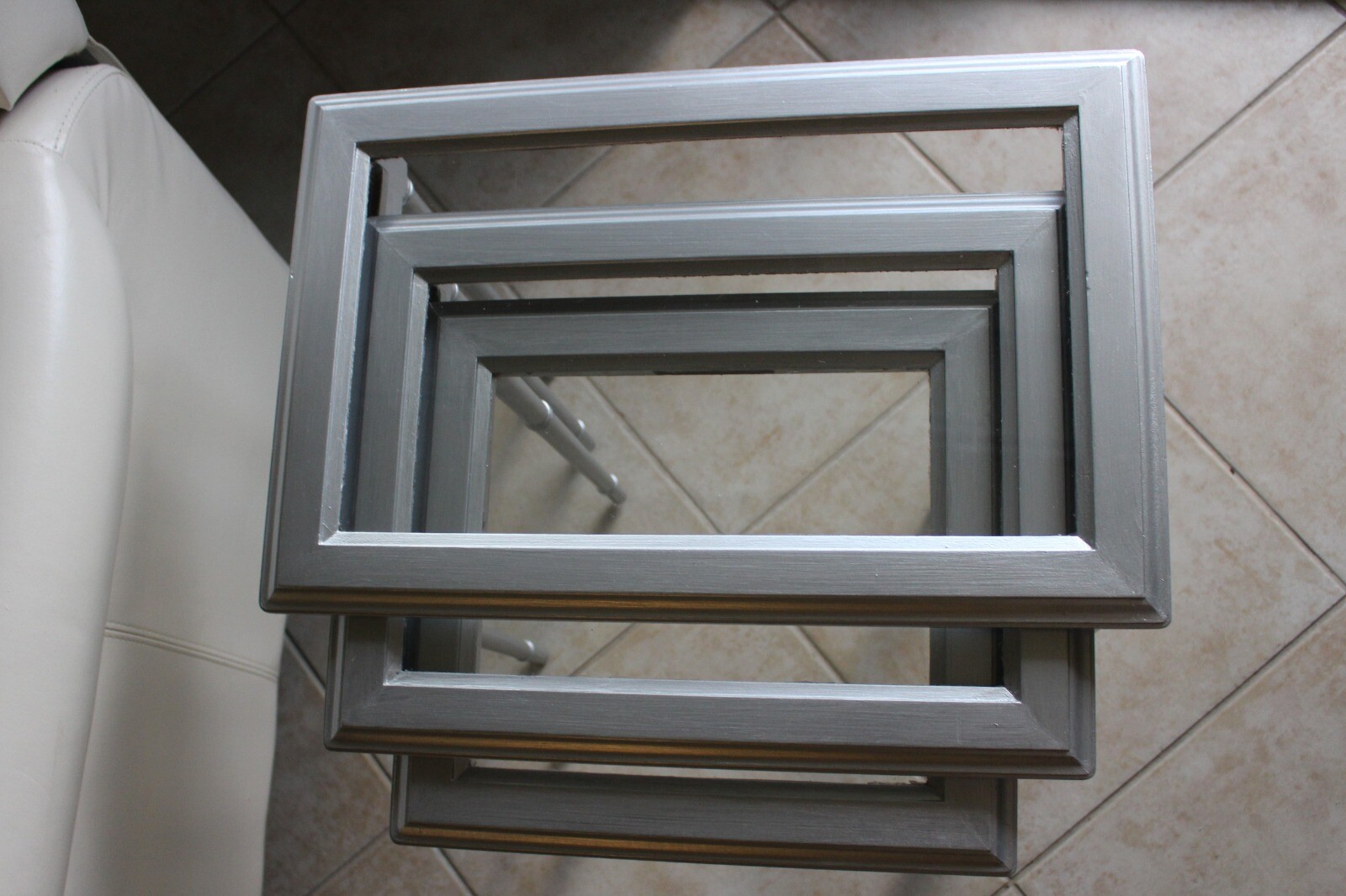 1960s True Grand Rapids Antique Mahogany Nesting Tables Glass Top Set of 3