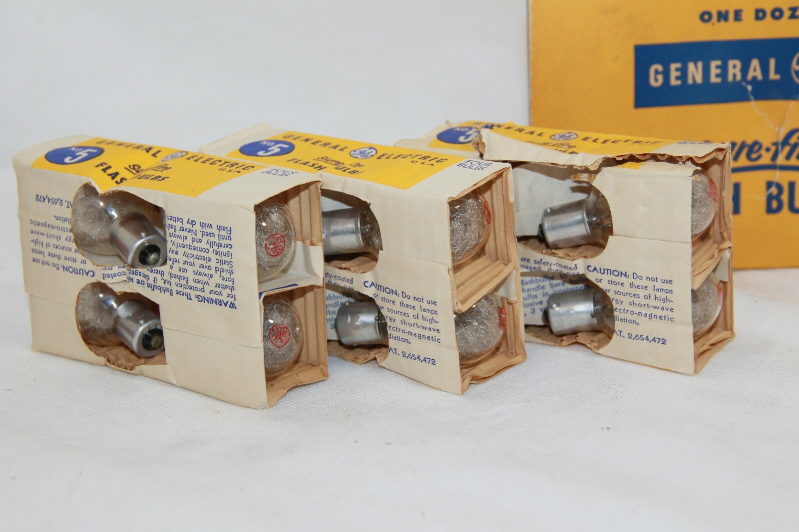Vintage General Electric Sure-Fire Flash Bulbs Number 5 One Dozen