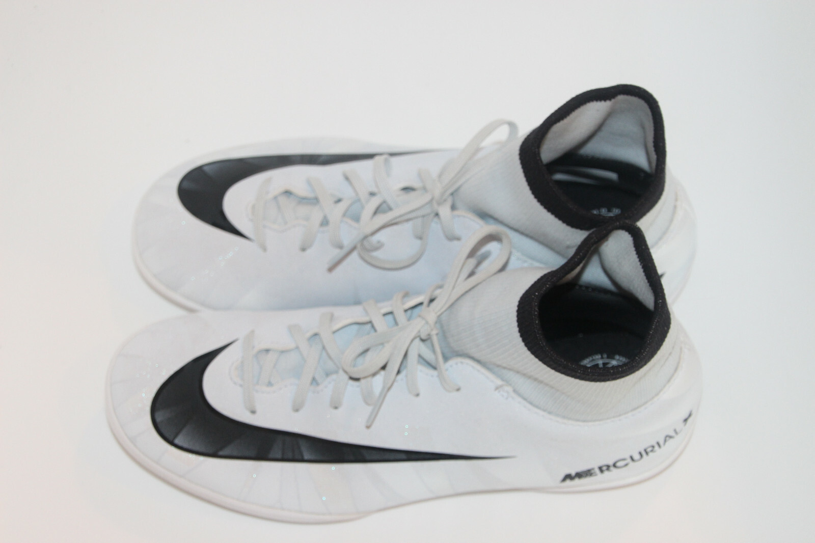 Hallen Socken Fussballschuhe Vergleich Test +++ Hallen Hallen Socken Fussballschuhe Vergleich Test +++ Hallen
