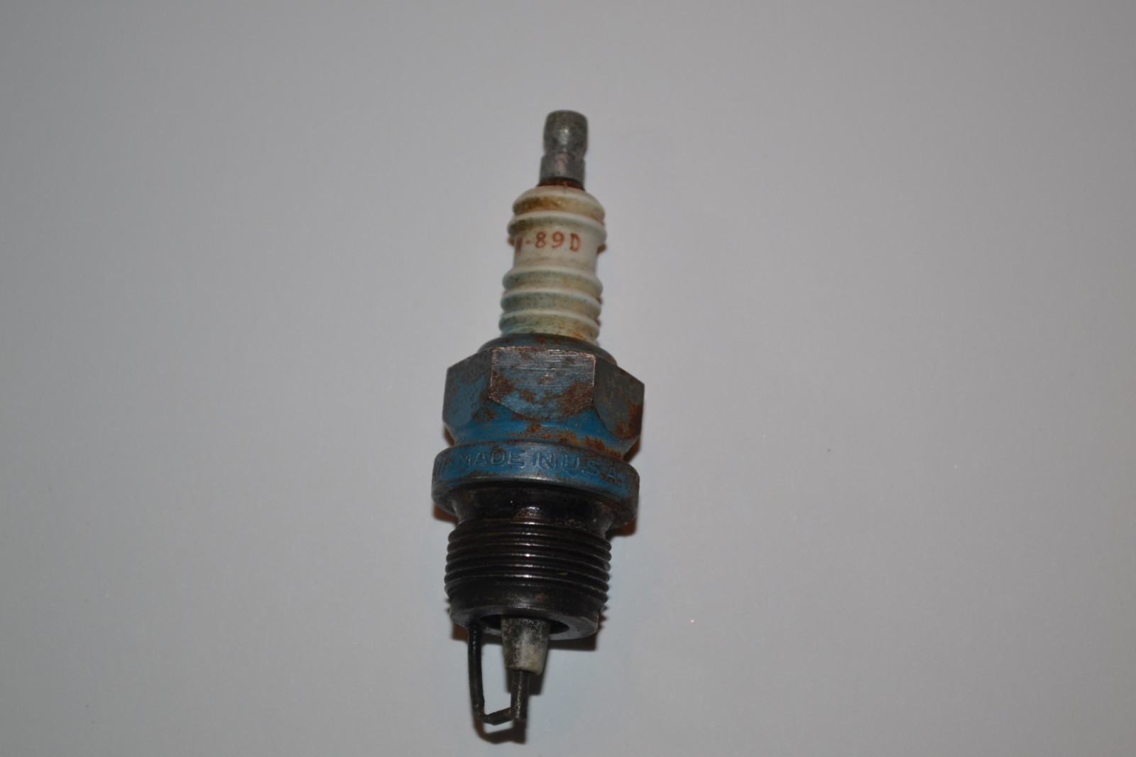 VINTAGE CHAMPION W-89D SPARK PLUG HIT MISS