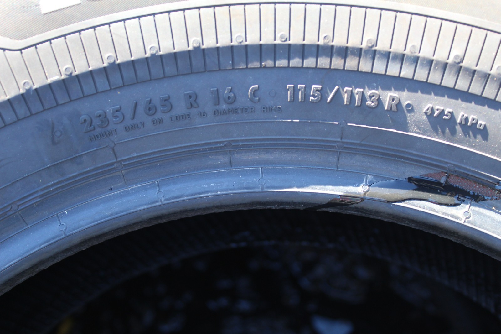 New 235 65 16C Continental, Van Contact Eco, 115/113R, x1 Tyre (F1_tyres) L3839