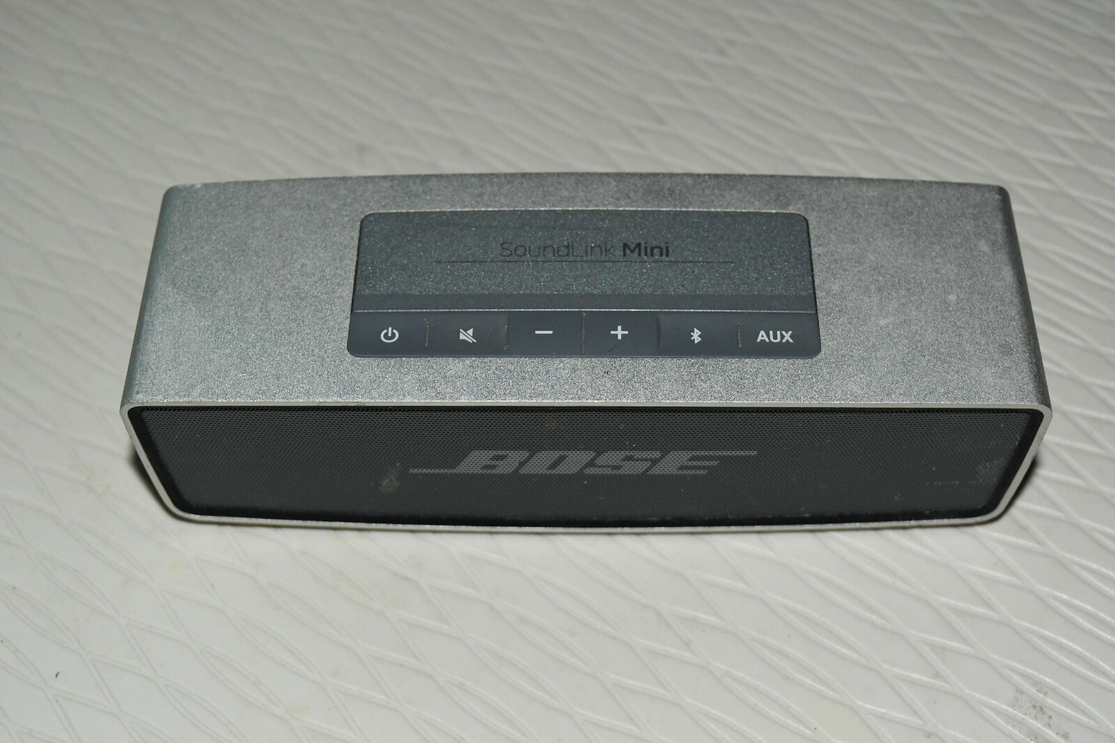 BOSE Soundlink mini 3＊136 Amazon.com: Bose SoundLink Bluetooth Speaker III : Electronics