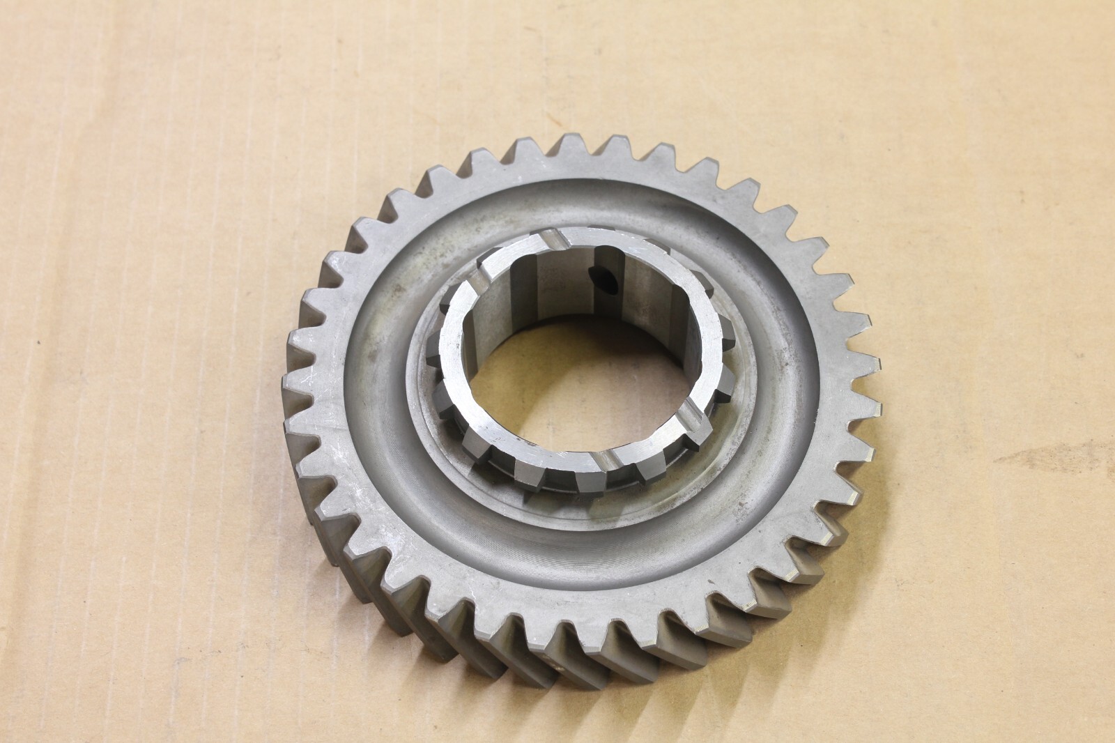 70246531 2nd main gear for Allis-Chalmers 180 185 190 190XT