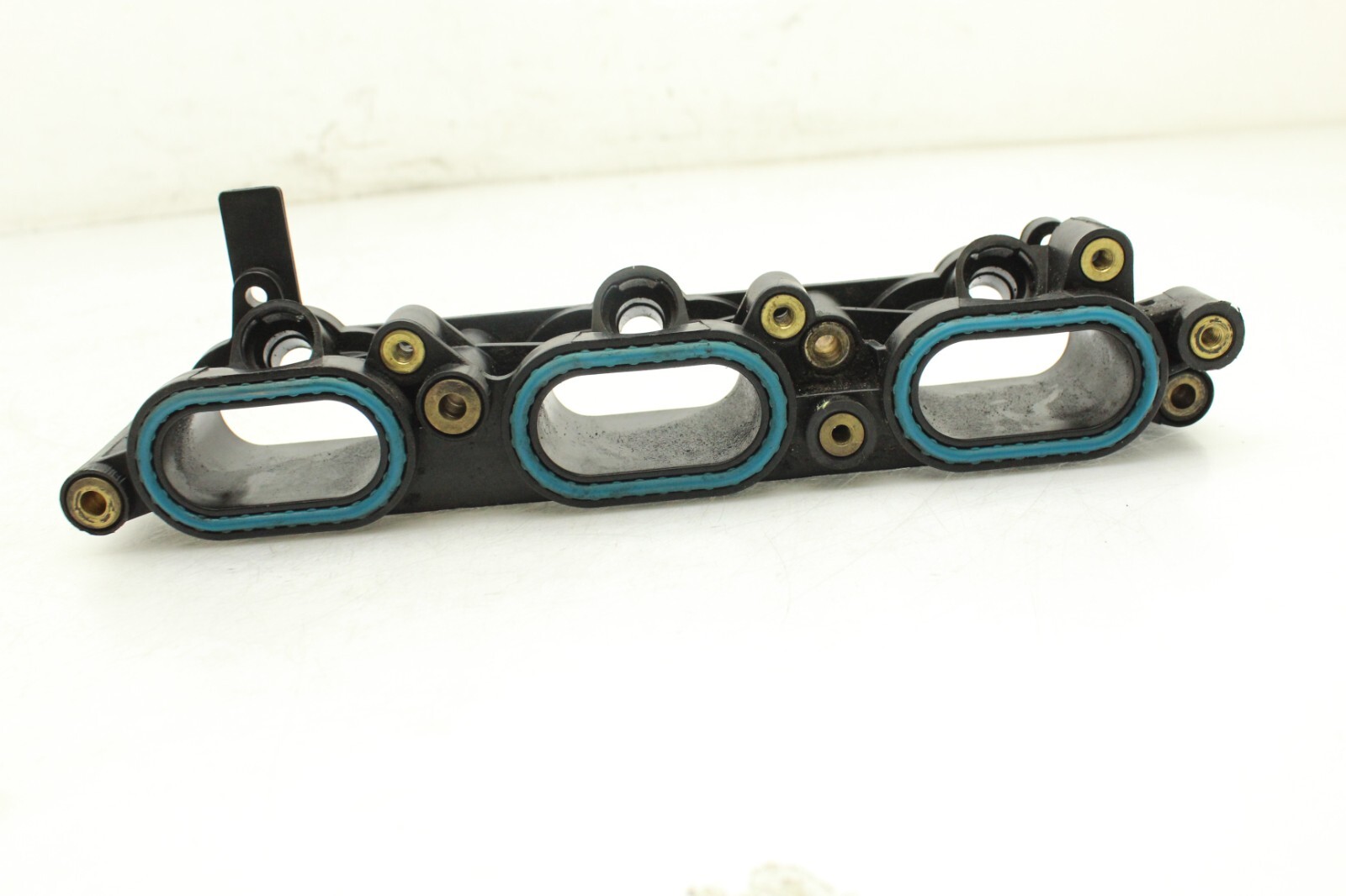 2002-2008 JAGUAR X - TYPE INTAKE MANIFOLD INLET LOWER LEFT