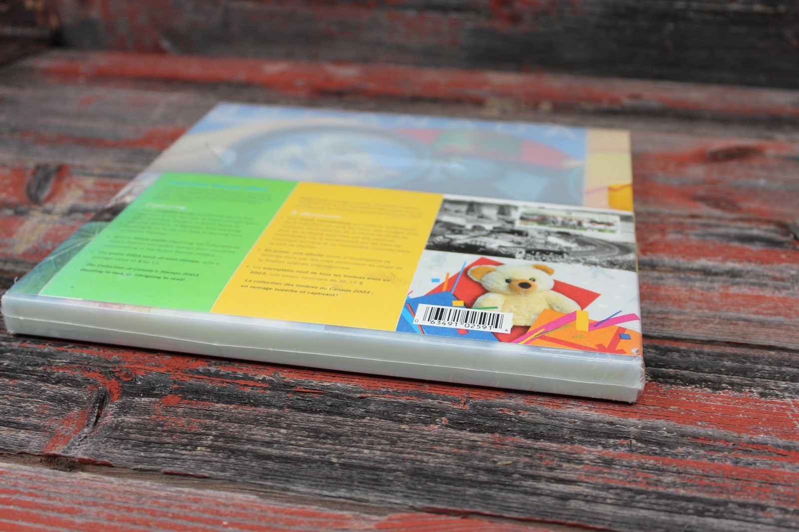 2003 COLLECTION CANADA Stamp Yearbook, NEW IN PLASTIC Space Station Bonus Poster