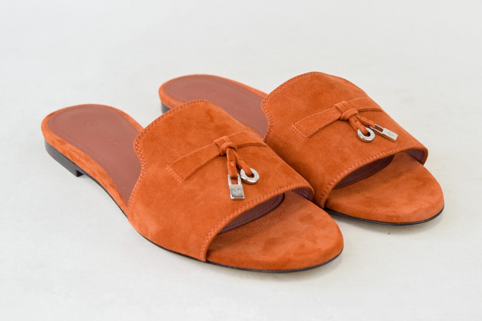 LORO PIANA サンダル Summer Charms suede sandals935754 Summer Charms Sandal Suede Goatskin Fireplace | Loro Piana US