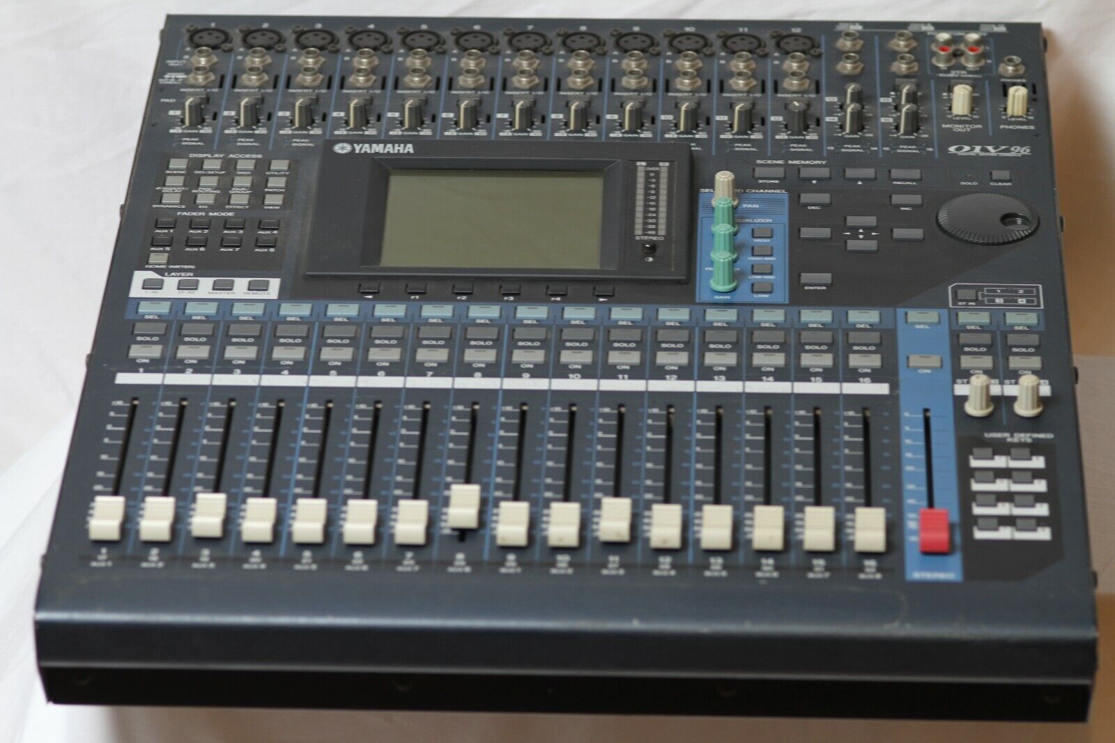 Yamaha 01V96 includes extra expansion cards for 24 channels Yamaha 01V96 includes extra expansion cards for 24 channels