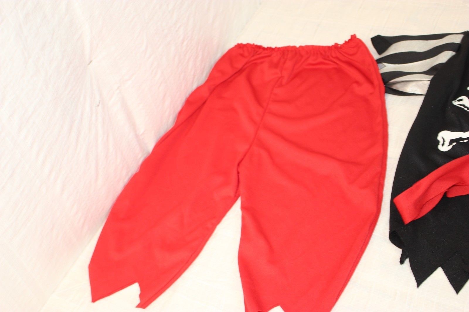 Totally Ghoul Scaring Pirate Boys Size Small 4 Piece Halloween Costume