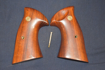 SMITH & WESSON N  FRAME  TARGET PRESENTATION GRIPS   ''CHIPPED''