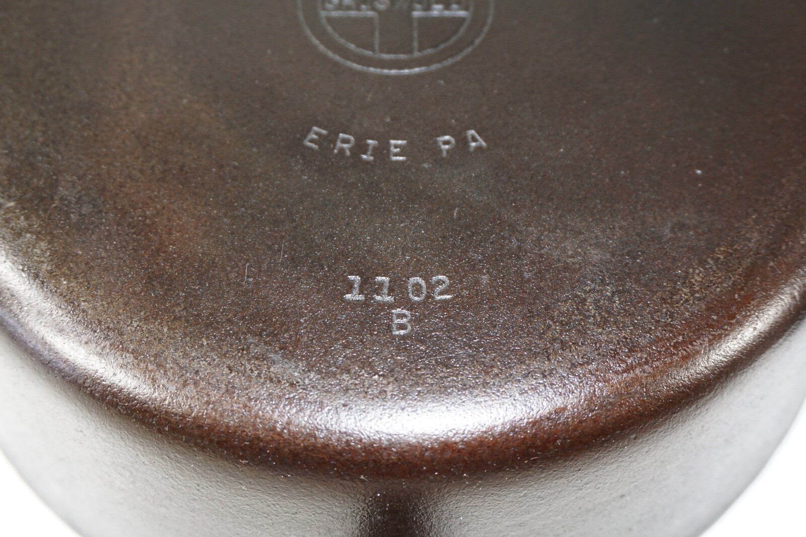 Griswold No 8 1102B Deep & No 80 1103A Vintage Cast Iron Double Hinged Skillets