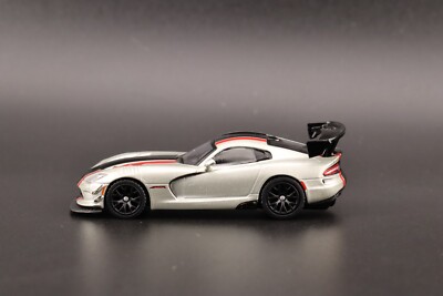 Tarmac Works Dodge Viper ACR Extreme Silver Global64 1/64