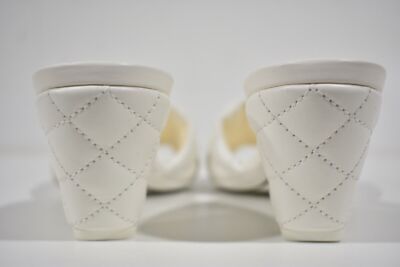 Pre-owned Chanel Rev White Lambskin Quilted Cc Gold Logo Cone Heel Mule Slide Sandal 37.5