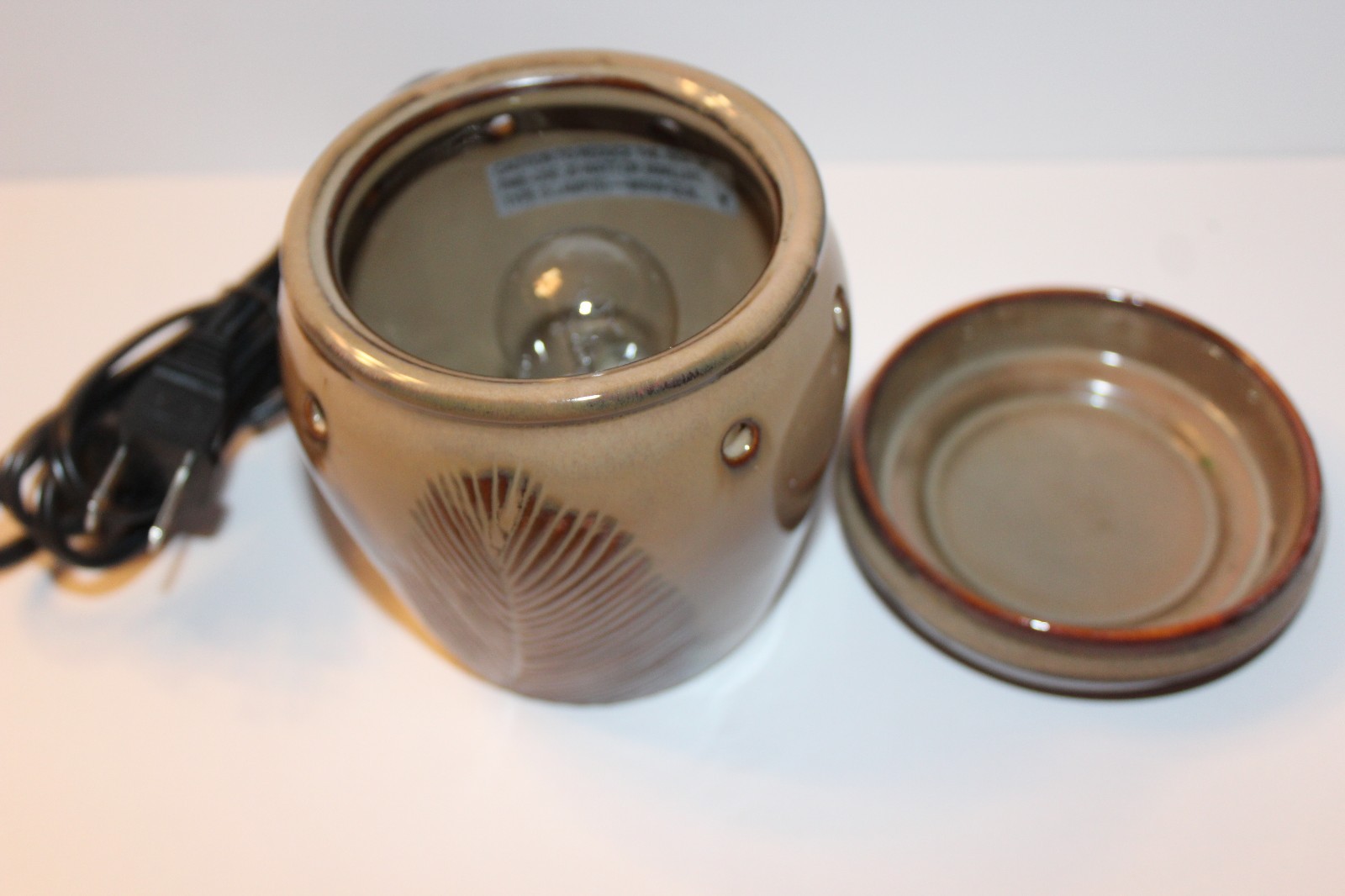 SCENTSY Mid-Size Wax Tart Warmer QUILL Brown Tan RETIRED Feather Discontinued