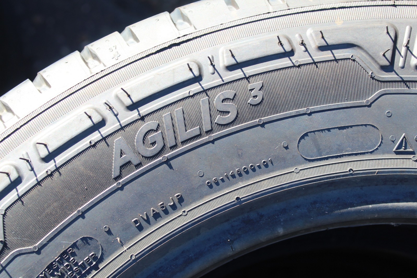 New 215 65 16C Michelin, Agilis 3, 106/104T, x1 Tyre (F1_tyres) L3835