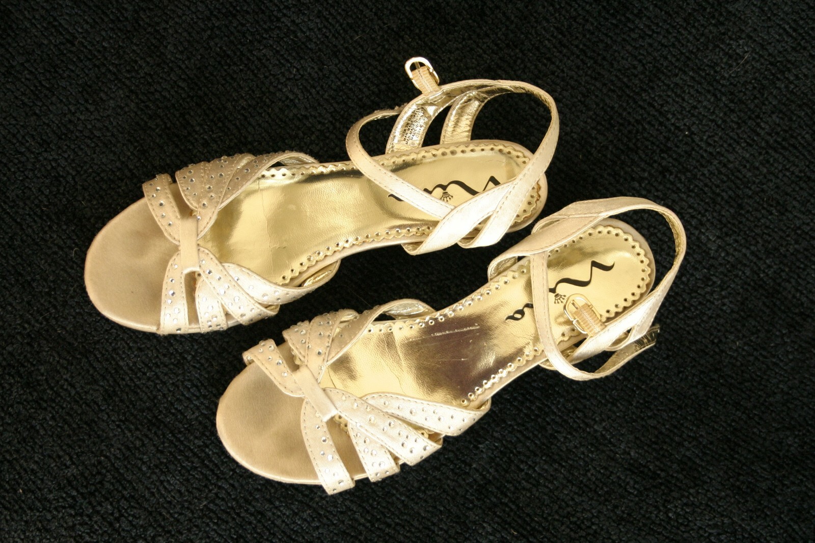 Nina Girls' Sandals | Pre-owned | FREE SHIP