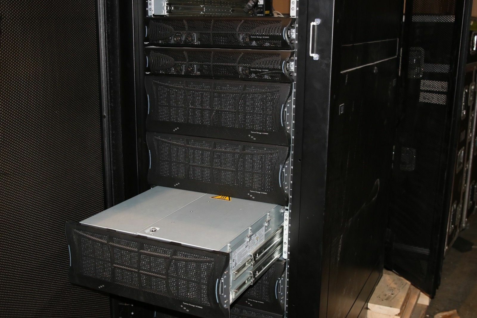 DataDirect S2A9900 with 1.2BP Storage Installed  ( IBM Model DCS9900)