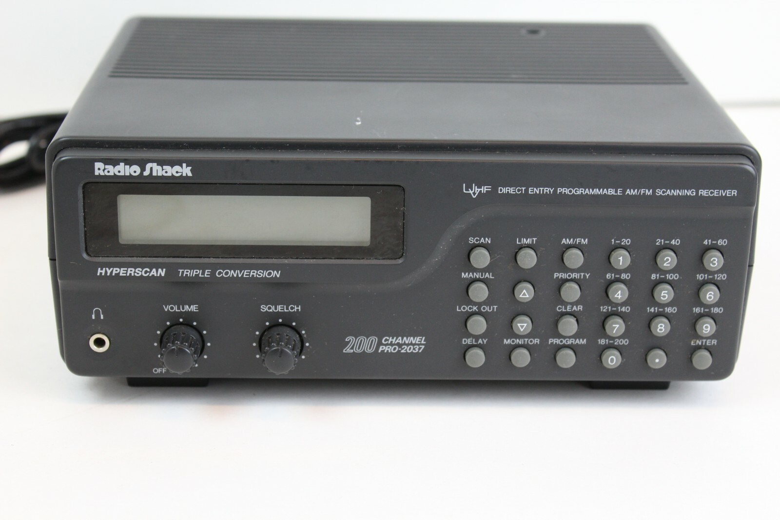 RadioShack 200-CHANNEL PRO-2037 VHF/UHF Programmable AM/FM Scanner radio