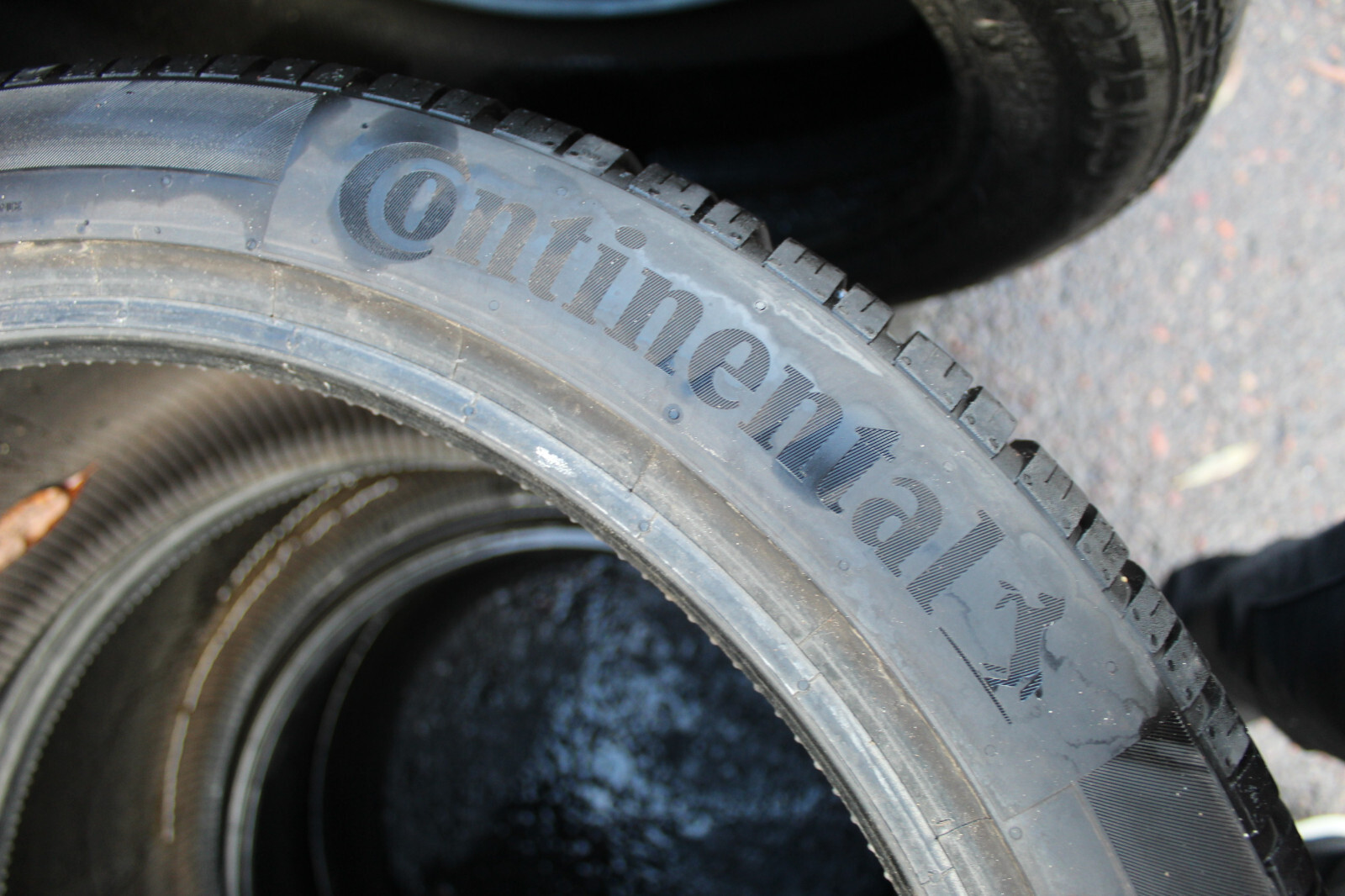 295 35 21 Continental, Winter, M+S, XL, 107V, x2 A Pair 7.0mm (F1_tyres) L2987