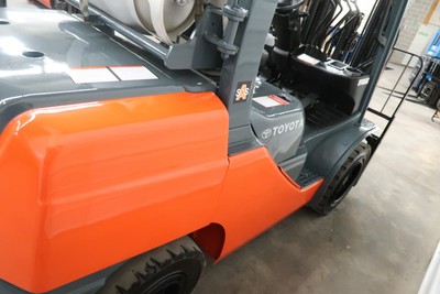 2015' Toyota 8FGU32, 6,500# Pneumatic Tire Forklift, LP Gas, 3 Stage, S/S & F/P